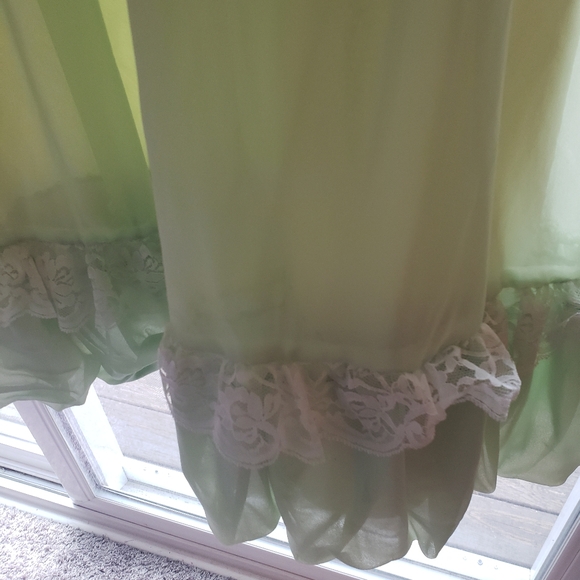 Vintage Victorian Style Mint Green Velvet and Lace Dress - Picture 4 of 10